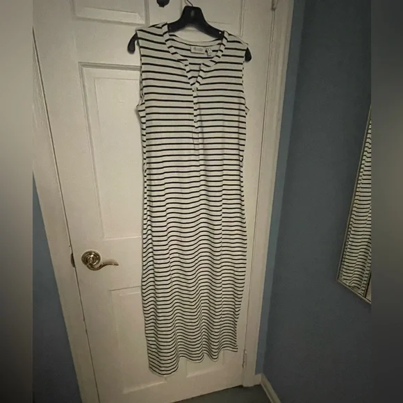 Denim&Co Dresses | Denim and Co. Black and White Sleeveless Striped Maxi Dress | Color: Black/White | Size: M | Miranda_Janeeee's Closet